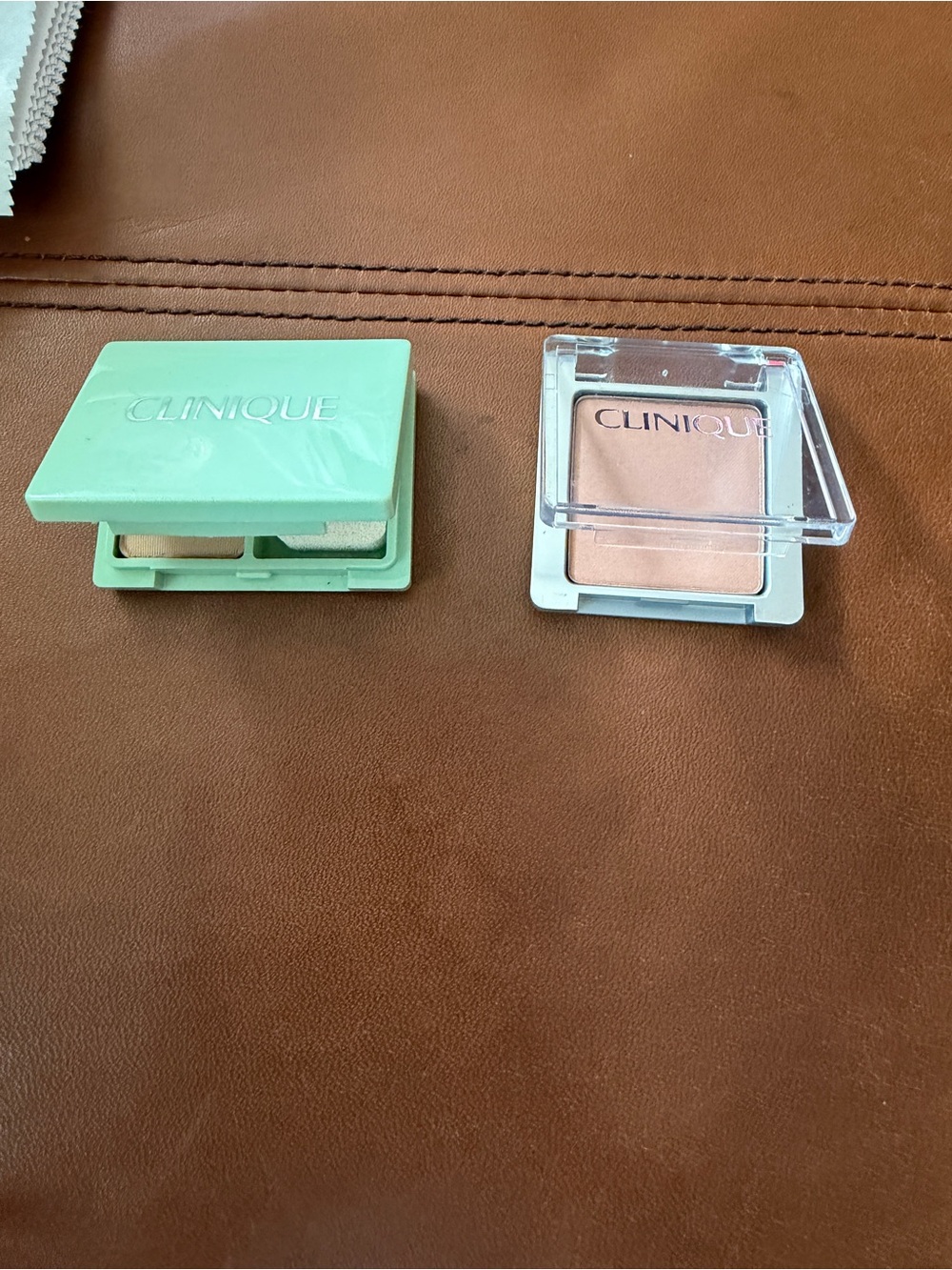 Clinique New face powder shade 126. Blush powder Aglow